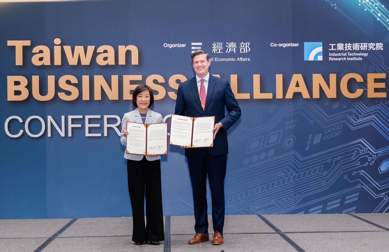 Coupang酷澎與經濟部簽署投資意向書深化全台端到端物流網絡佈局- 酷澎台灣| Coupang Taiwan Newsroom